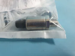 Huba Pressure Transmitter Model 520.940S032401/J1 RANGE 0-60 BAR, For Liquids,Fluids Or Gases, 7 - 33 Vdc