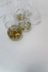 5,7-Dichloropyrazolo(1,5-A)Pyrimidine-3-Carbonitrile