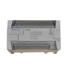 White 1.5 A Allen Bradley Micrologix 1200 Programmable Logic Controllers